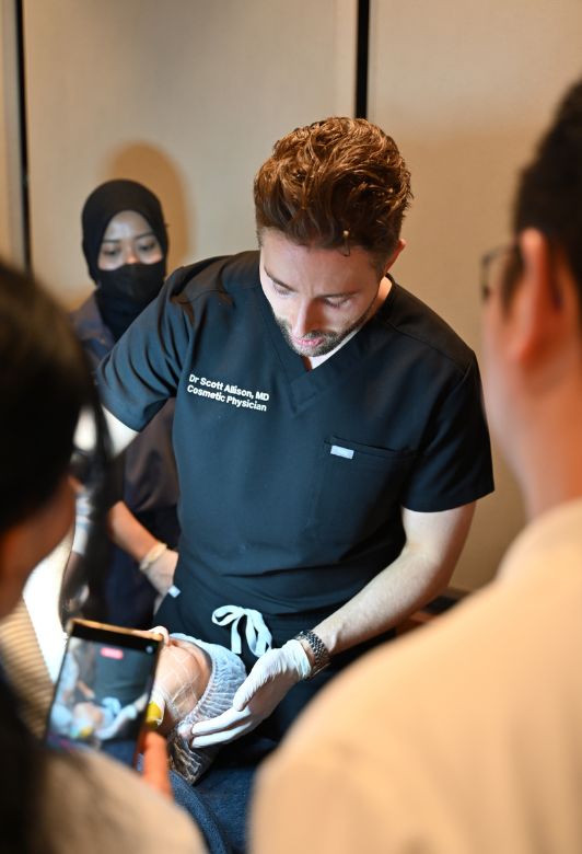 About Us 2 Dr-Scott-Allison-Expert-Trainer-Brisbane